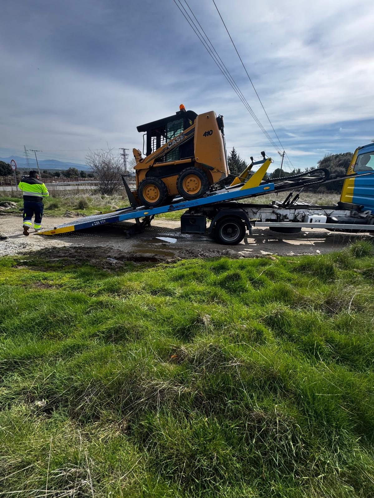 Maquinaria transportada en plataforma